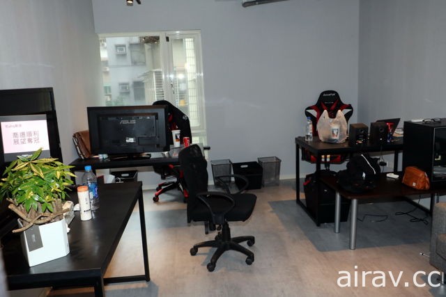 ahq 電競戰隊啟用 300 坪新訓練基地 曝光戰隊新隊服
