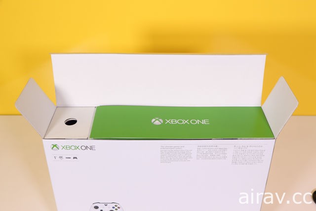 【開箱】Xbox One S 1TB《戰地風雲 1》同捆組開箱報導 造型更簡潔洗練的新型機種