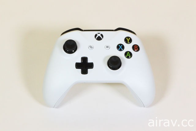 【開箱】Xbox One S 1TB《戰地風雲 1》同捆組開箱報導 造型更簡潔洗練的新型機種