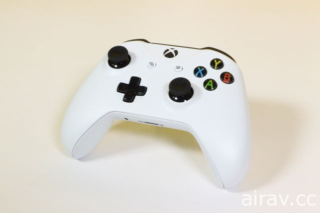 【開箱】Xbox One S 1TB《戰地風雲 1》同捆組開箱報導 造型更簡潔洗練的新型機種