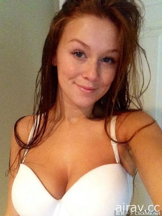 PLAYBOY天然爆乳妹《LEANNA DECKER》34DD究竟多大？