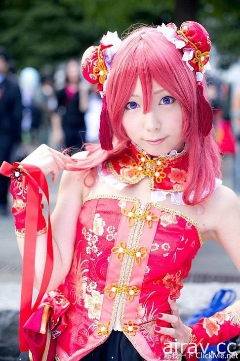 不假掰的甜美Coser《こよみ》開朗笑容瞬間萌殺網友的心♥