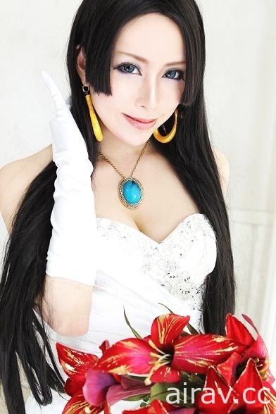 正宗日本蛇姬，性感Coser《妃麗美》大尺度還原女帝風采！