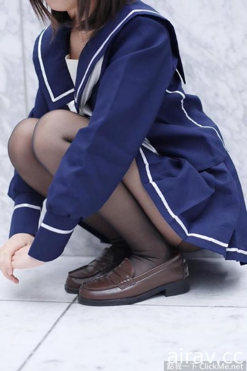 Twitter大流行！《曬大腿為上班族打氣》看完有辦法專心上班嗎..？