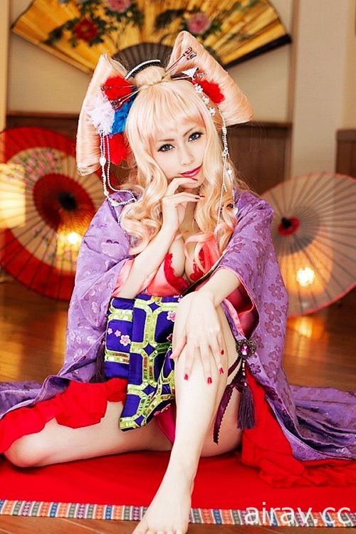 正宗日本蛇姬，性感Coser《妃麗美》大尺度還原女帝風采！