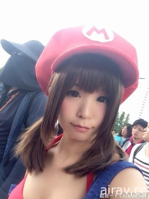 日本高人氣寫真Coser《五木あきら》乳量跟笑容都超甜美der～♥