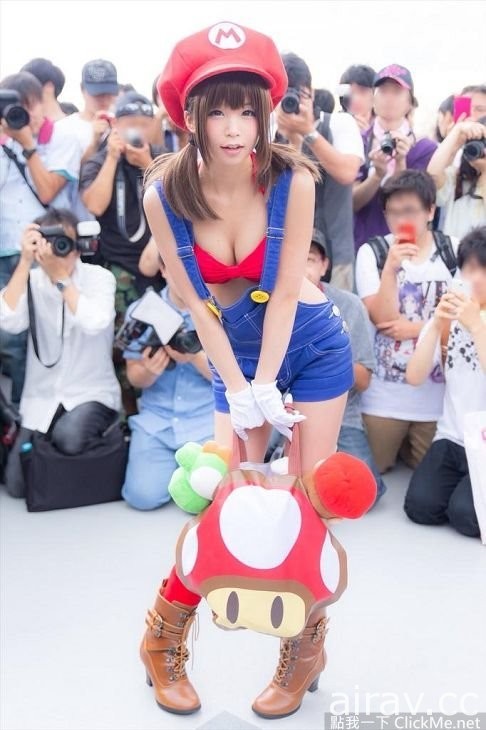 日本高人氣寫真Coser《五木あきら》乳量跟笑容都超甜美der～♥