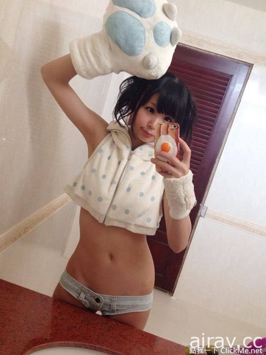 日本高人氣寫真Coser《五木あきら》乳量跟笑容都超甜美der～♥