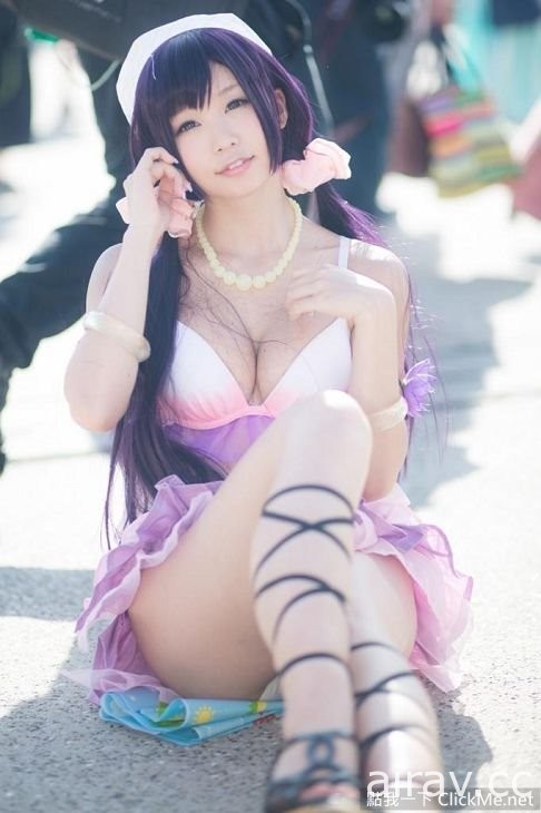 日本高人氣寫真Coser《五木あきら》乳量跟笑容都超甜美der～♥