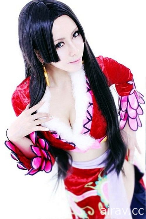 正宗日本蛇姬，性感Coser《妃麗美》大尺度還原女帝風采！