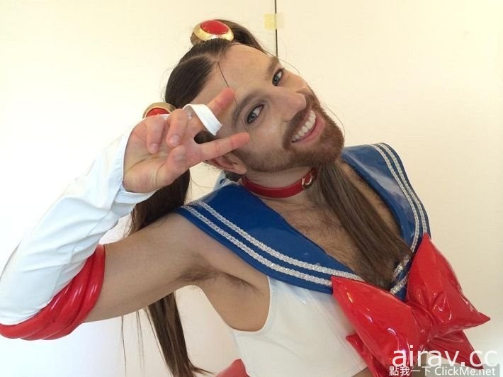 重口味萌點「鬍鬚女Ladybeard」寫真肌情發售！好大叔不看嗎♥