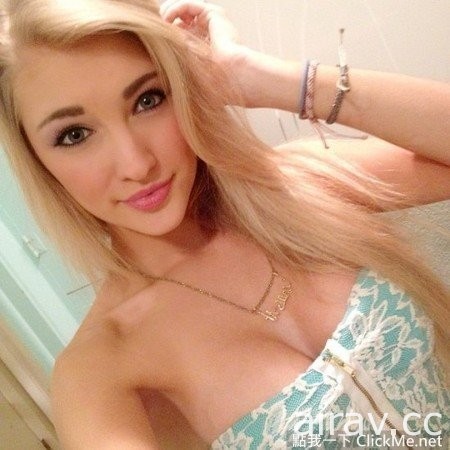 和「艾莎」撞臉的爆乳萌妹《Anna Faith》人正心腸好、不愧是女王！