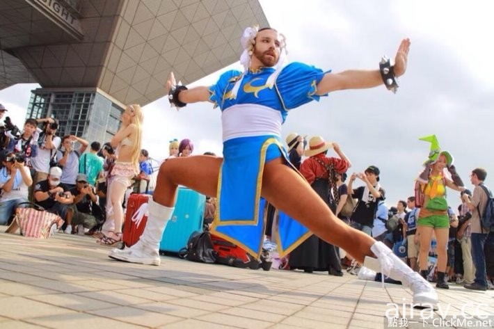 史上最強春麗參戰！《鬍鬚女Ladybeard》這樣的巨乳長腿無人能及！