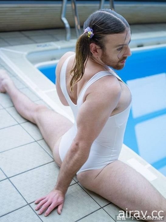 重口味萌點「鬍鬚女Ladybeard」寫真肌情發售！好大叔不看嗎♥