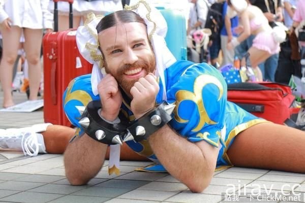 史上最強春麗參戰！《鬍鬚女Ladybeard》這樣的巨乳長腿無人能及！