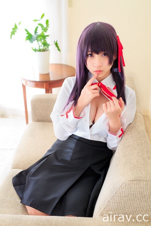 乳量与颜值兼具的人气Coser《伊织もえ》无辜脸庞萌翻10万网友♥