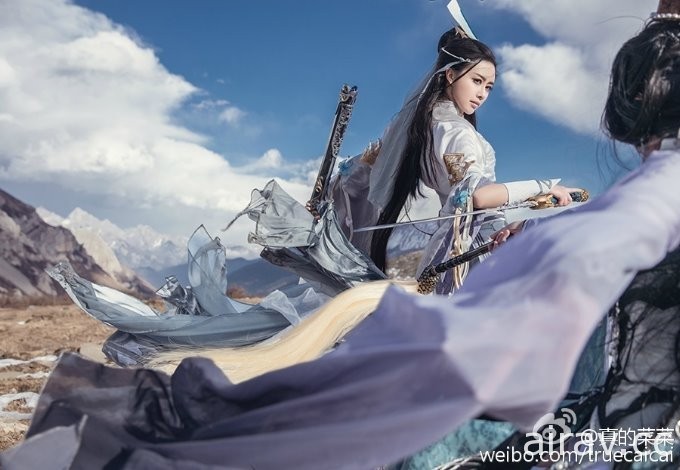 女神级中国coser《真的菜菜》，爆表魅力让众人想被她踩在脚下！