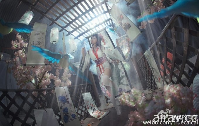 女神级中国coser《真的菜菜》，爆表魅力让众人想被她踩在脚下！