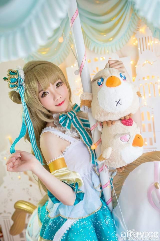 可爱的Cosplay玩家《夭妖Saki》要成熟感风格也不是问题