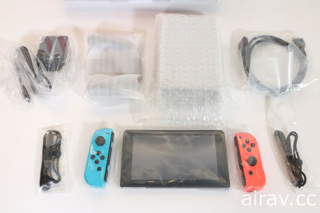 【开箱】Nintendo Switch 主机第一手开箱报导 抢先一窥包装内容及实机样貌