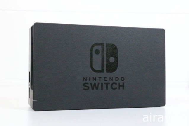 【开箱】Nintendo Switch 主机第一手开箱报导 抢先一窥包装内容及实机样貌