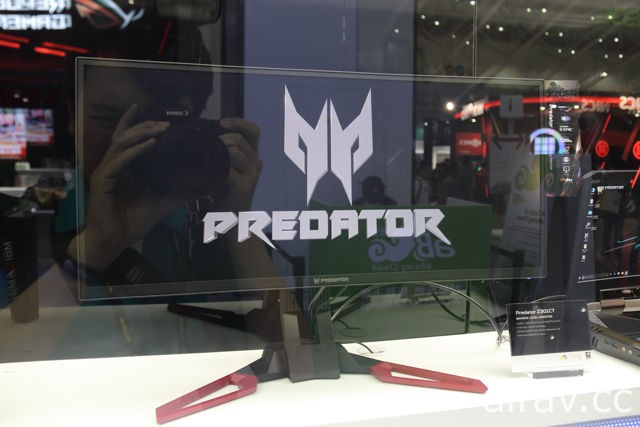 Acer 展出 Predator 系列電競筆電與 5K 解析度超高階 VR 裝置「StarVR」