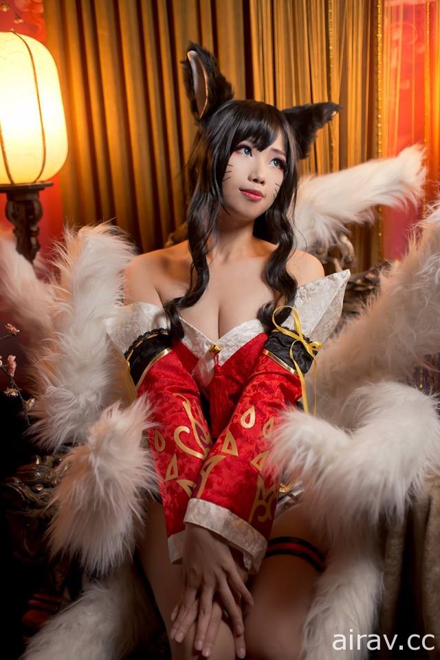 Ahri~讓我送你個吻 &lt;3