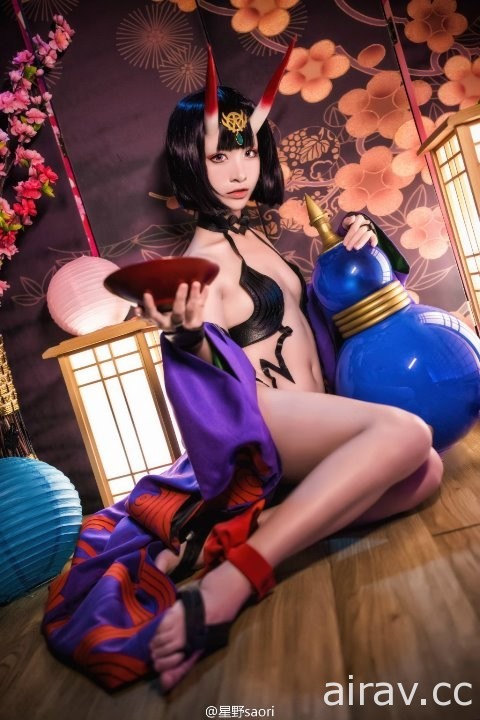 引起宅宅注意的Coser《星野saori》，一張比中指GIF瞬間成為話題焦點！