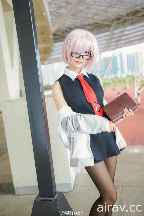 引起宅宅注意的Coser《星野saori》，一張比中指GIF瞬間成為話題焦點！