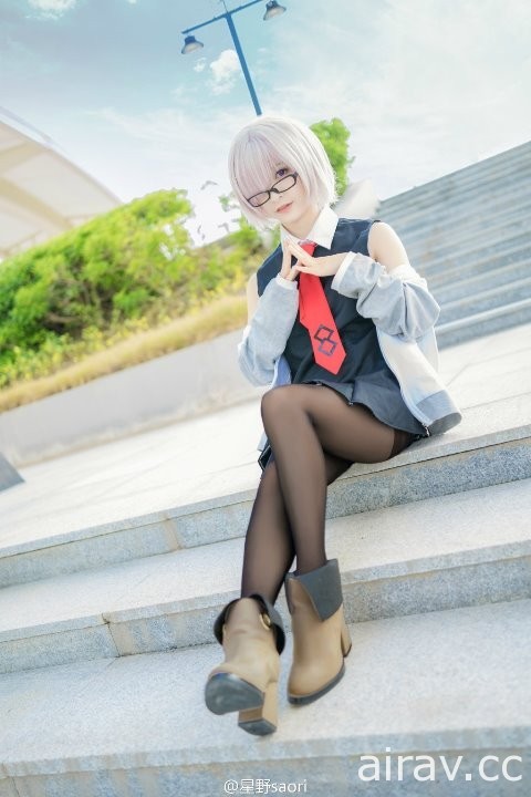 引起宅宅注意的Coser《星野saori》，一張比中指GIF瞬間成為話題焦點！