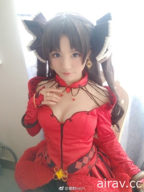 引起宅宅注意的Coser《星野saori》，一張比中指GIF瞬間成為話題焦點！