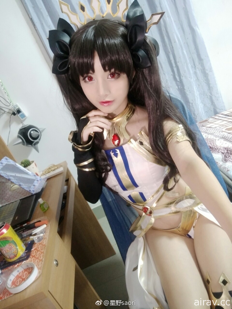 引起宅宅注意的Coser《星野saori》，一張比中指GIF瞬間成為話題焦點！