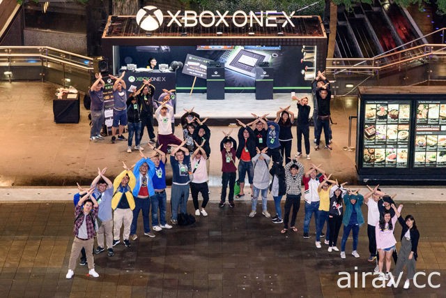 地表最強！Xbox One X 主機今起同步在台推出 死忠玩家排隊四天半拔得頭籌