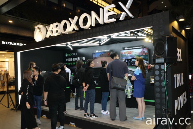 地表最強！Xbox One X 主機今起同步在台推出 死忠玩家排隊四天半拔得頭籌