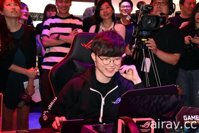 《英雄聯盟》Faker 與西門今日再次對決　Faker：近距離看西門覺得蠻帥的