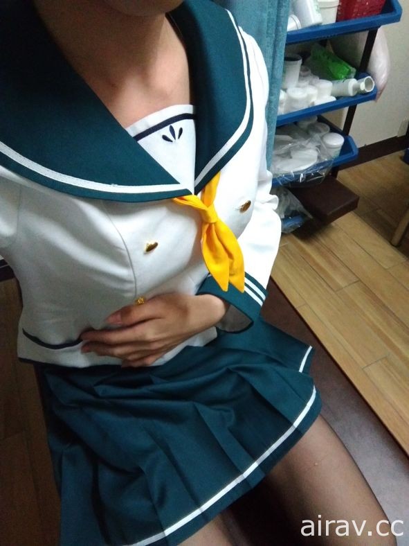 偷偷試穿蜜蜜的制服♥