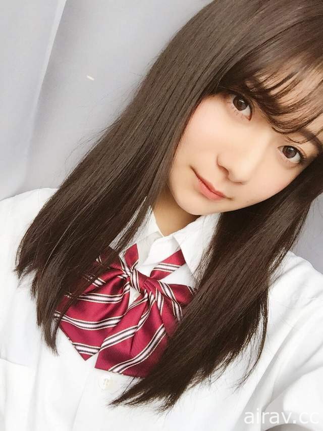 全日本最適合制服的女高中生《齊藤英里》泳裝寫真初挑戰