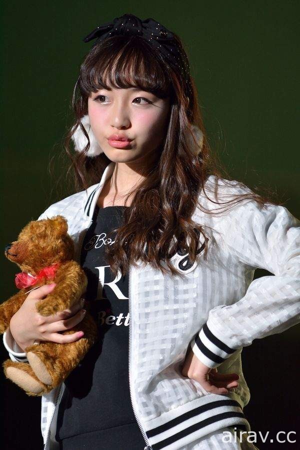 前小學生模特兒《內田珠鈴》順成長變美少女創作歌手
