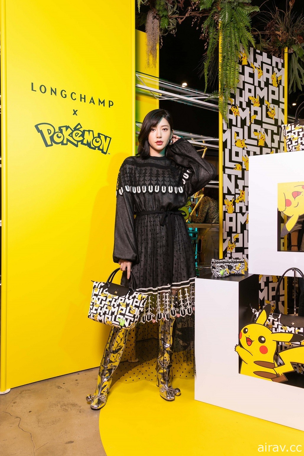 LONGCHAMP x Pokémon 聯名系列上市！皮卡丘聯手 Le Pliage 魅力放電