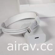 【開箱】新一代 VR 頭戴式裝置 Oculus Quest 2 發售 一探白色設計新主機和控制器樣貌