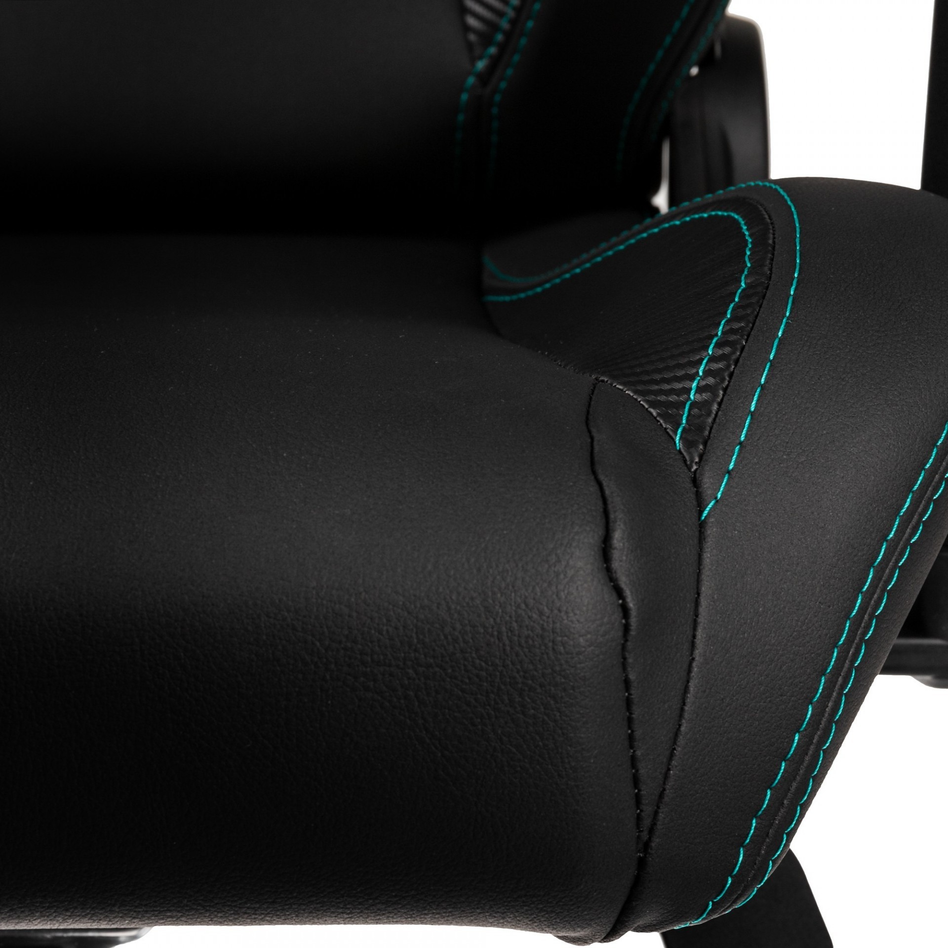 noblechairs 與賓士 AMG F1 冠軍隊伍再次合作 推出新款電競賽車椅