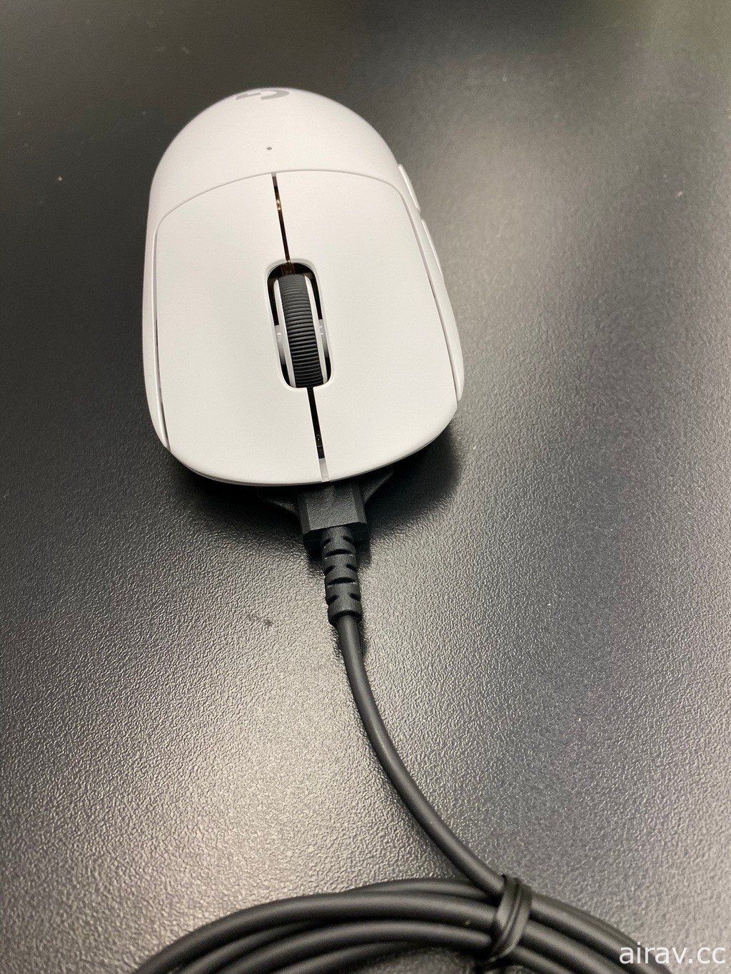 【開箱】 Logitech G 輕量化無線電競滑鼠 PRO X SUPERLIGHT 介紹