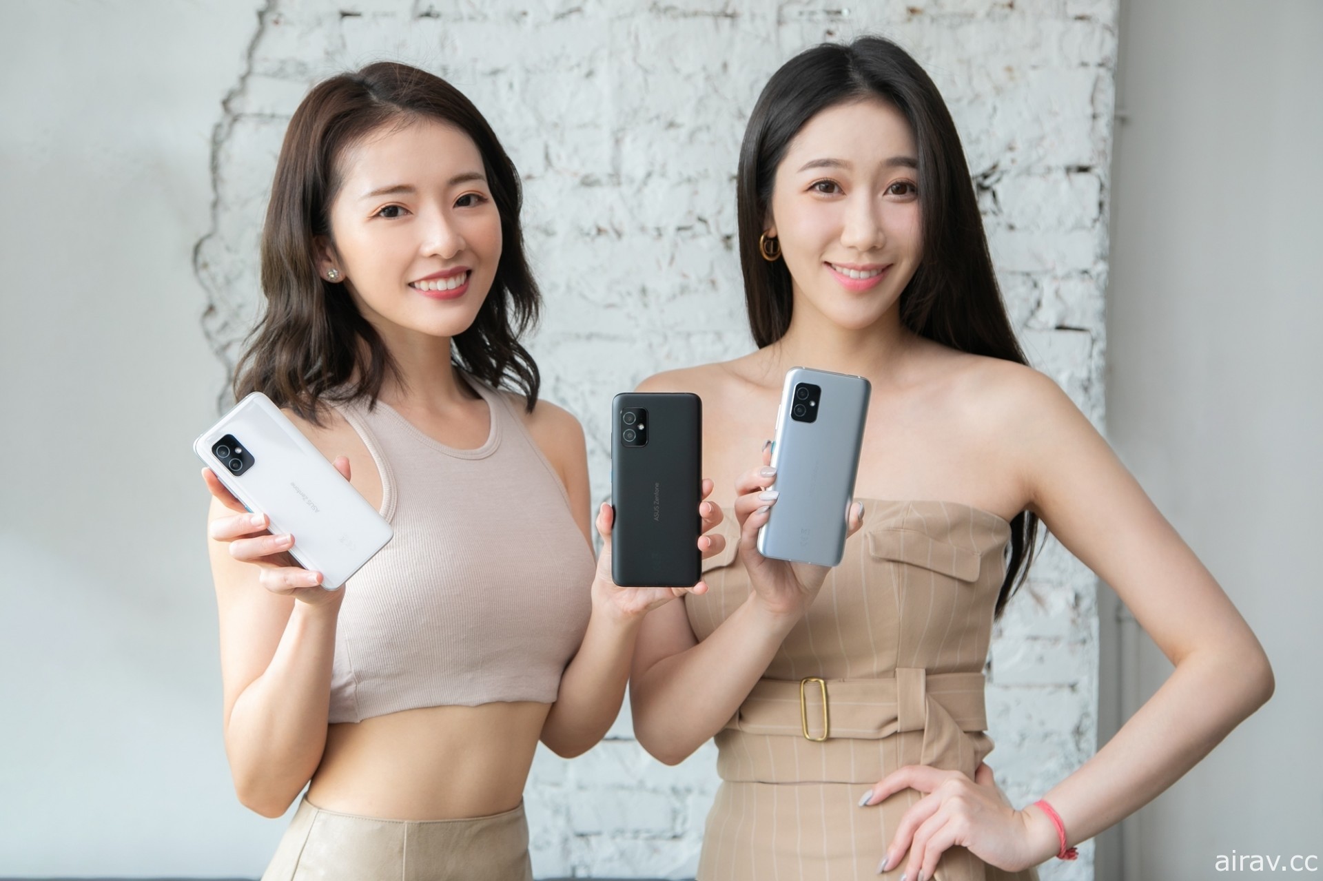 華碩全新旗艦手機 Zenfone 8 及翻轉三鏡頭 8 Flip 登場 搭載 S888 處理器