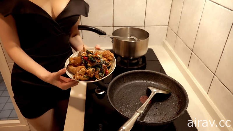 Pan Cooking《家庭料理三杯雞》以為今天有鋼琴可以看，但不知為何我餓了