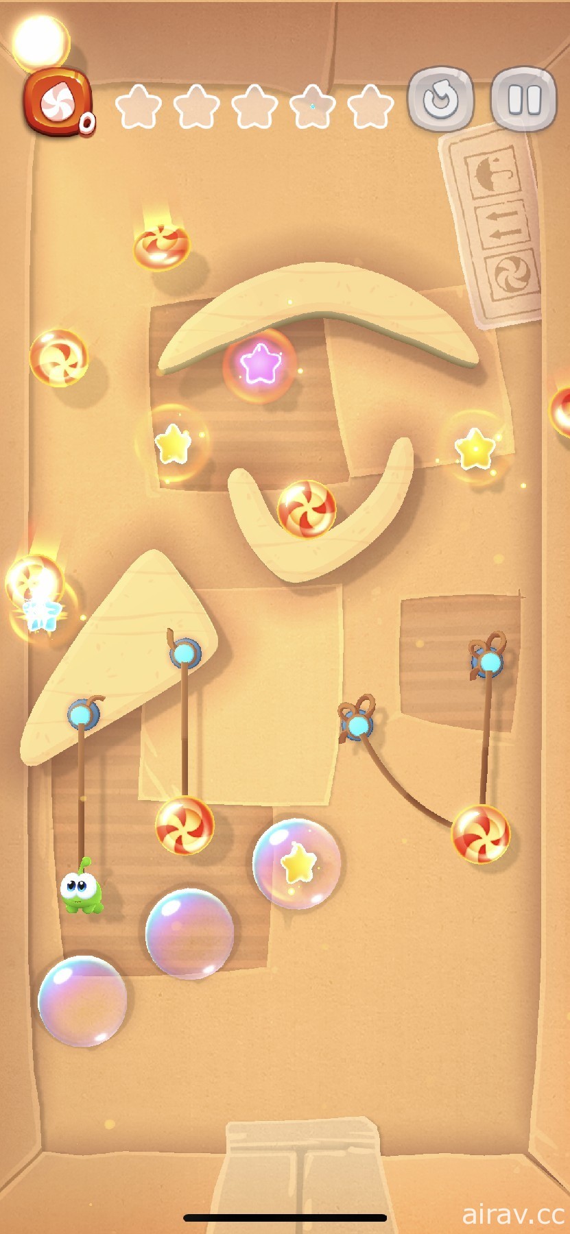 【試玩】經典作品回味《Cut the Rope Remastered》切斷繩子幫助小綠怪收集糖果！