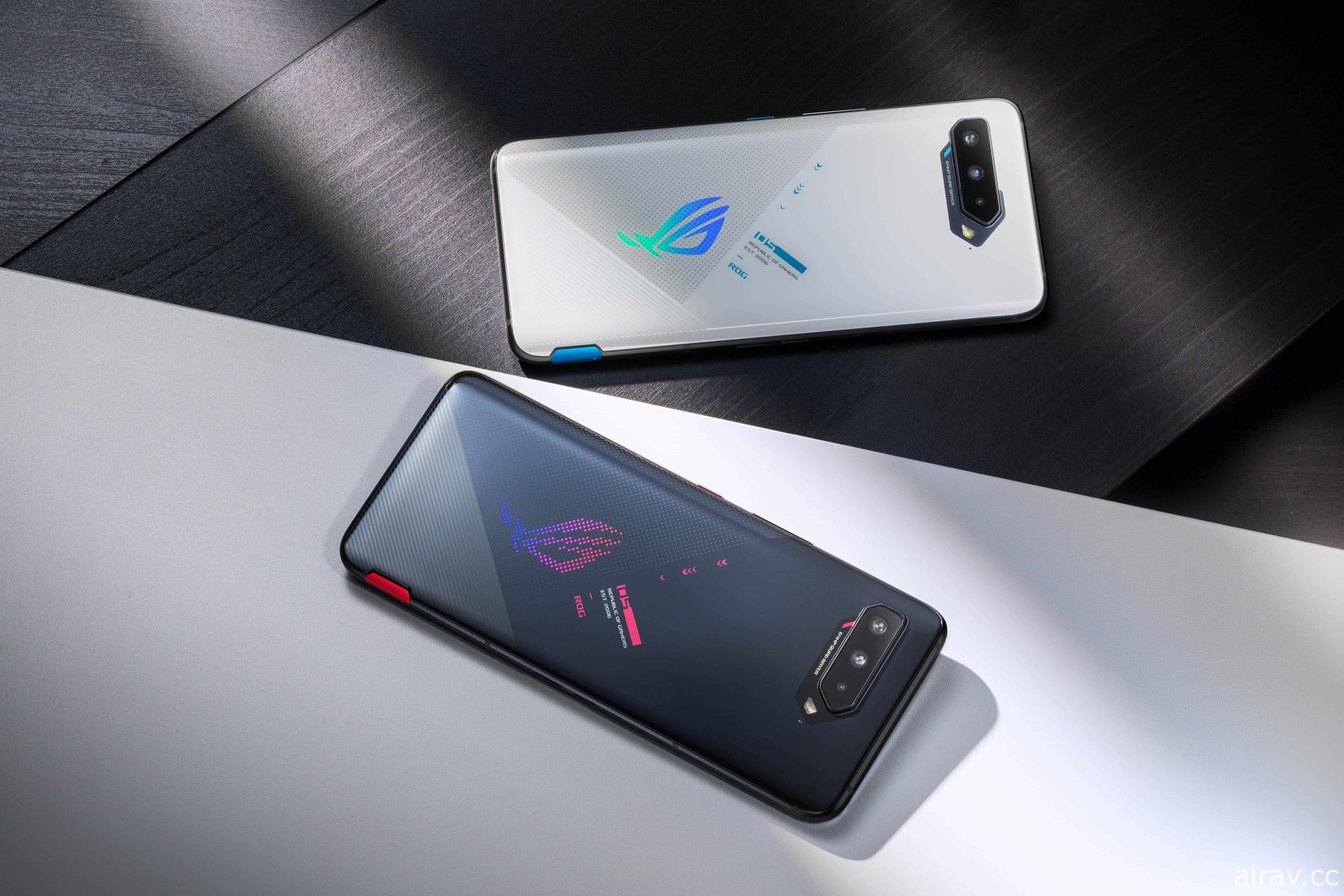 ROG Phone 5s 9 月 15 日电信开卖 与音乐游戏《Dynamix》合作推出主题曲“RE:IGNITE”