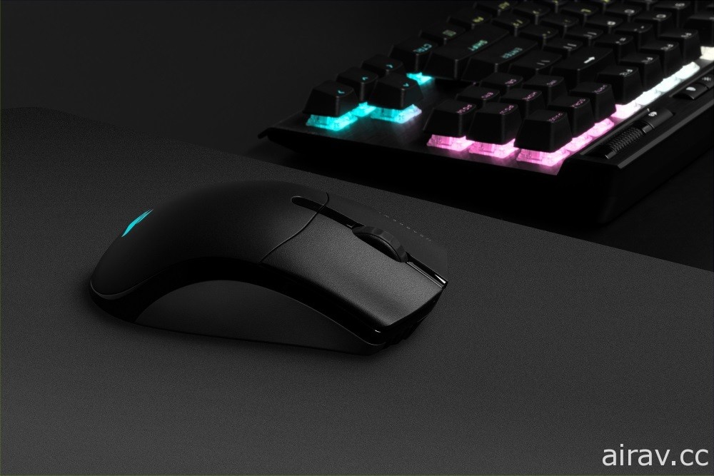 CORSAIR 推出新款 SABRE RGB PRO 無線電競滑鼠