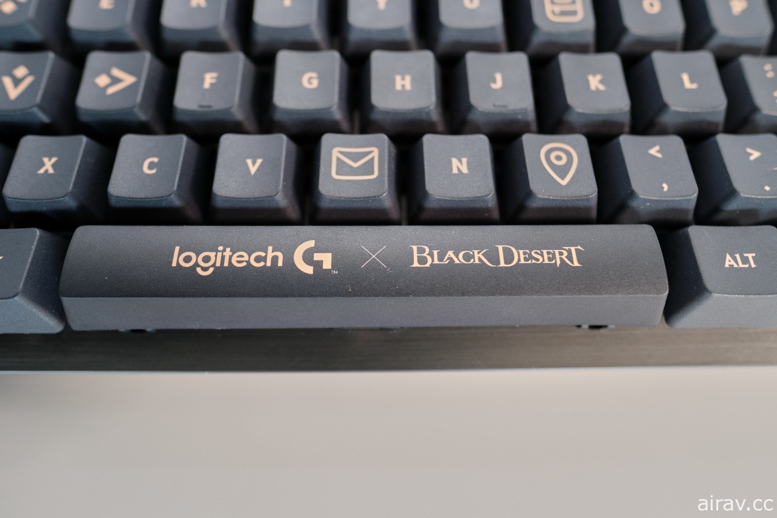 《黑色沙漠》X Logitech G 鍵盤聯名鍵帽組開箱 結合世界地圖、背包等專屬 icon