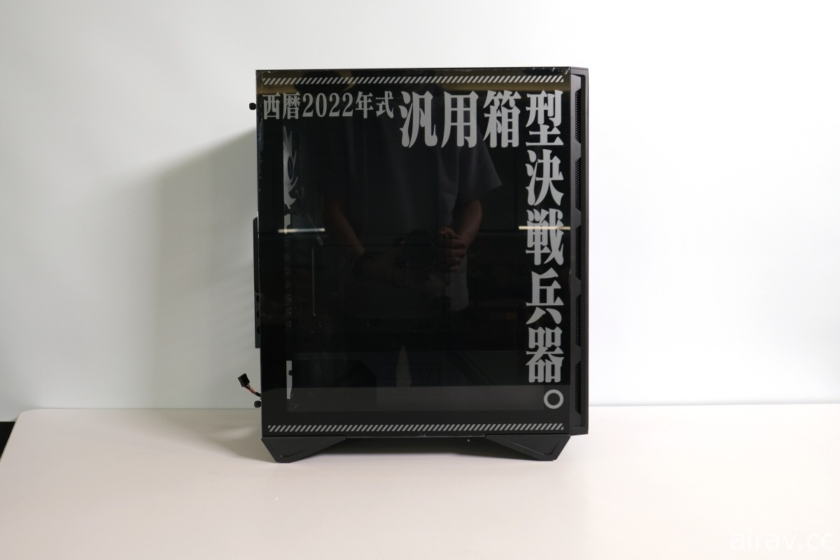 MSI 微星 x EVANGELION e:Project 聯名主機殼、主機板、水冷、電源供應器開箱介紹