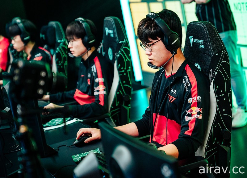 《英雄联盟》2022 季中邀请赛 RNG 3：2 击败 T1  RNG 成为首支 MSI 三冠王队伍